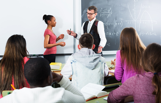 Students listening the explanation